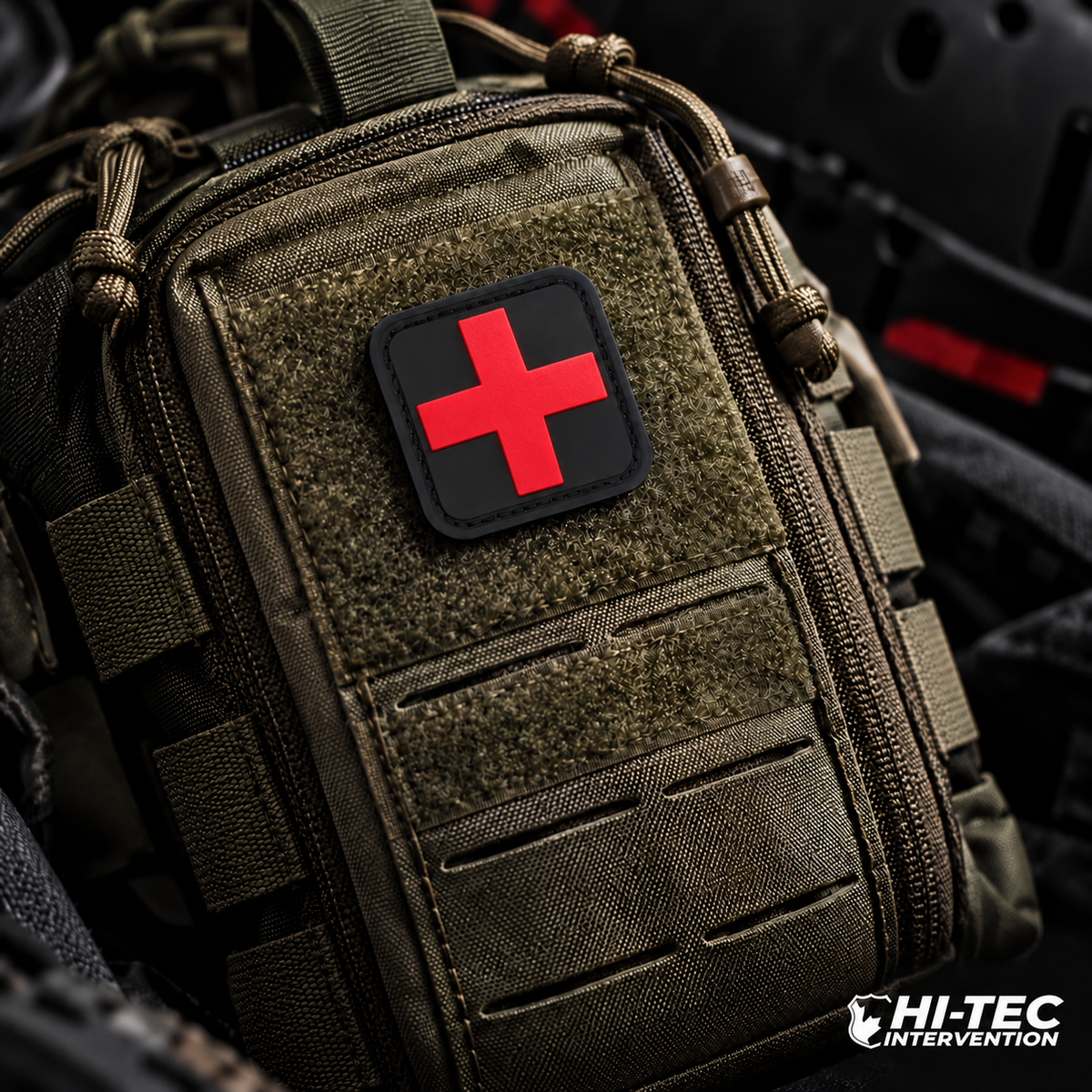 Hi-Tec HT025-6 red medical cross PVC patch, 1.5 × 1.5 inches, one patch per pack